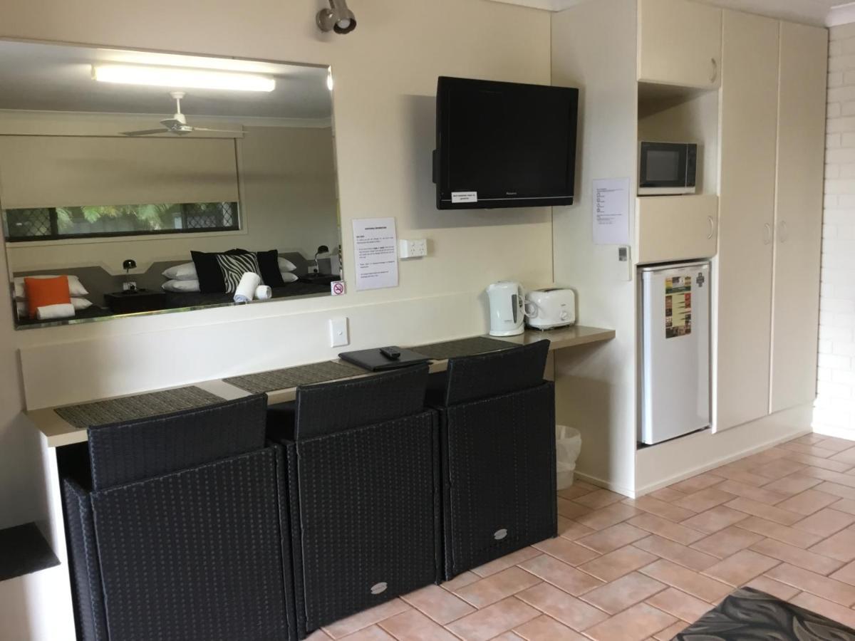 Golden Palms Motor Inn Bundaberg Exterior foto