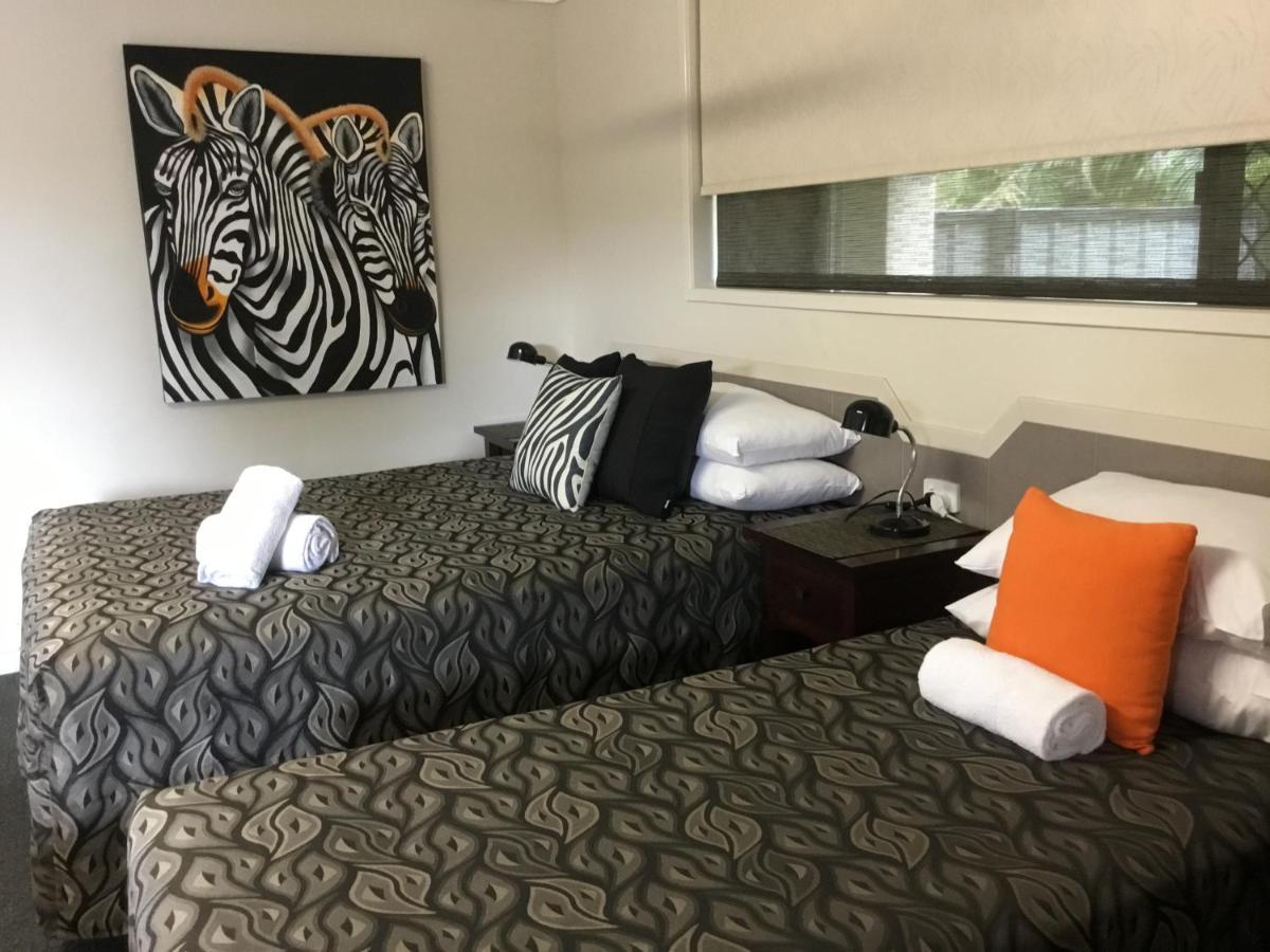 Golden Palms Motor Inn Bundaberg Exterior foto