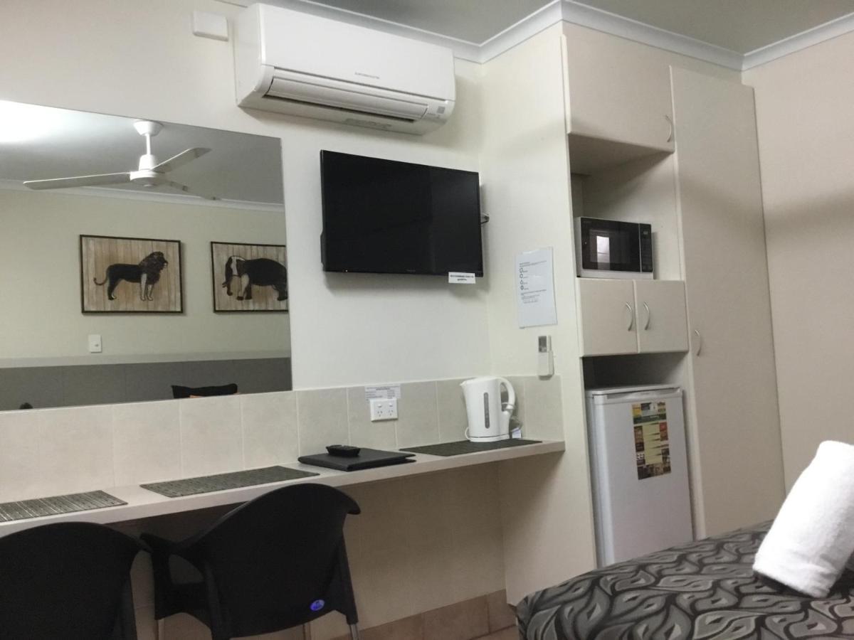 Golden Palms Motor Inn Bundaberg Exterior foto