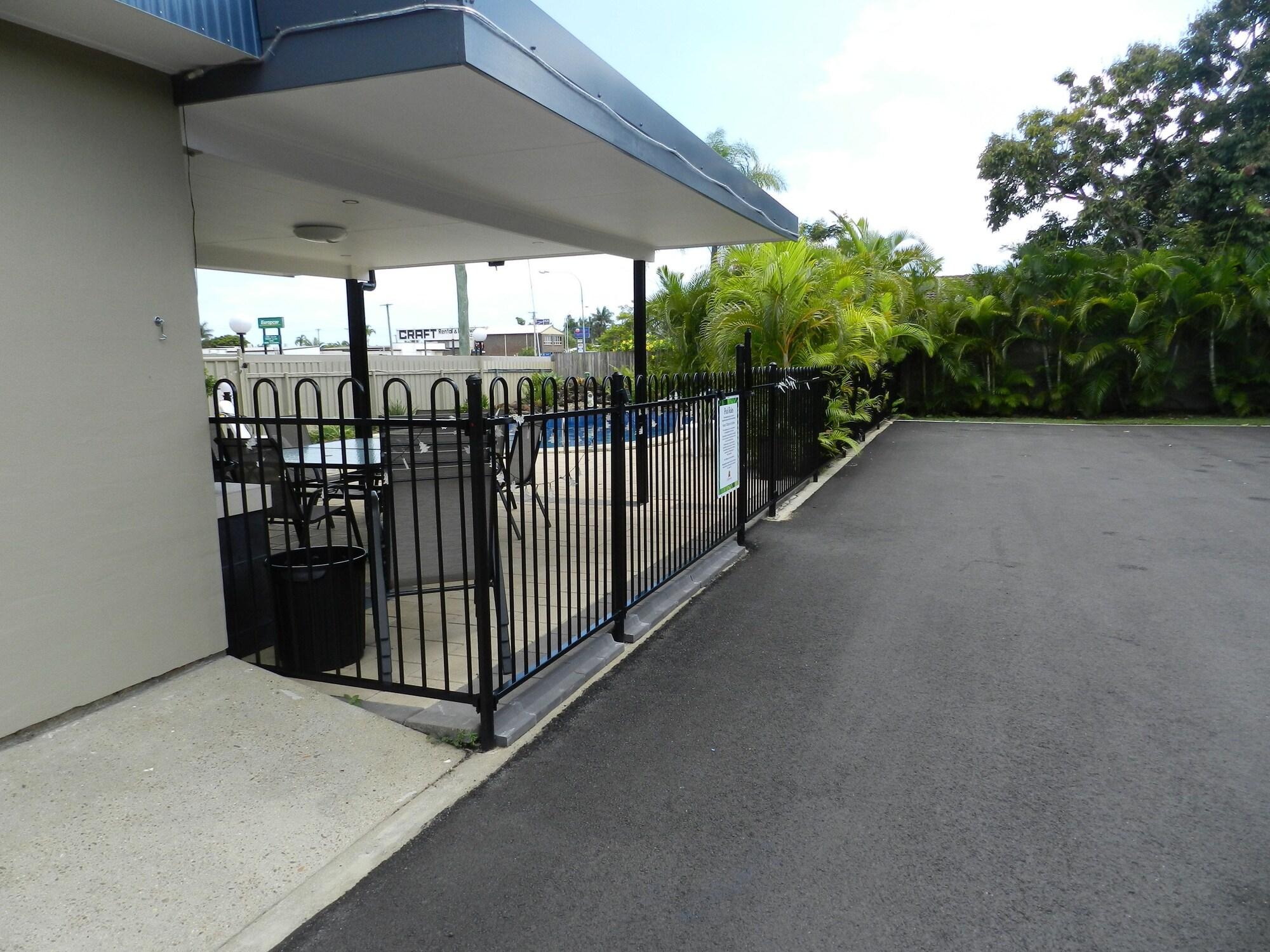 Golden Palms Motor Inn Bundaberg Exterior foto