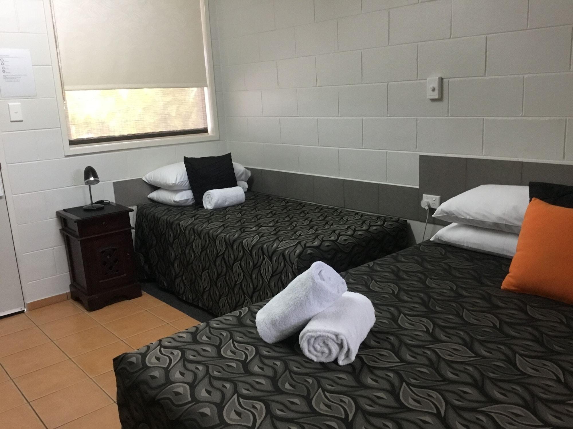 Golden Palms Motor Inn Bundaberg Exterior foto
