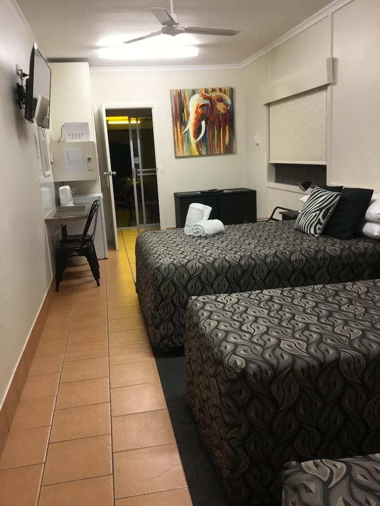 Golden Palms Motor Inn Bundaberg Exterior foto