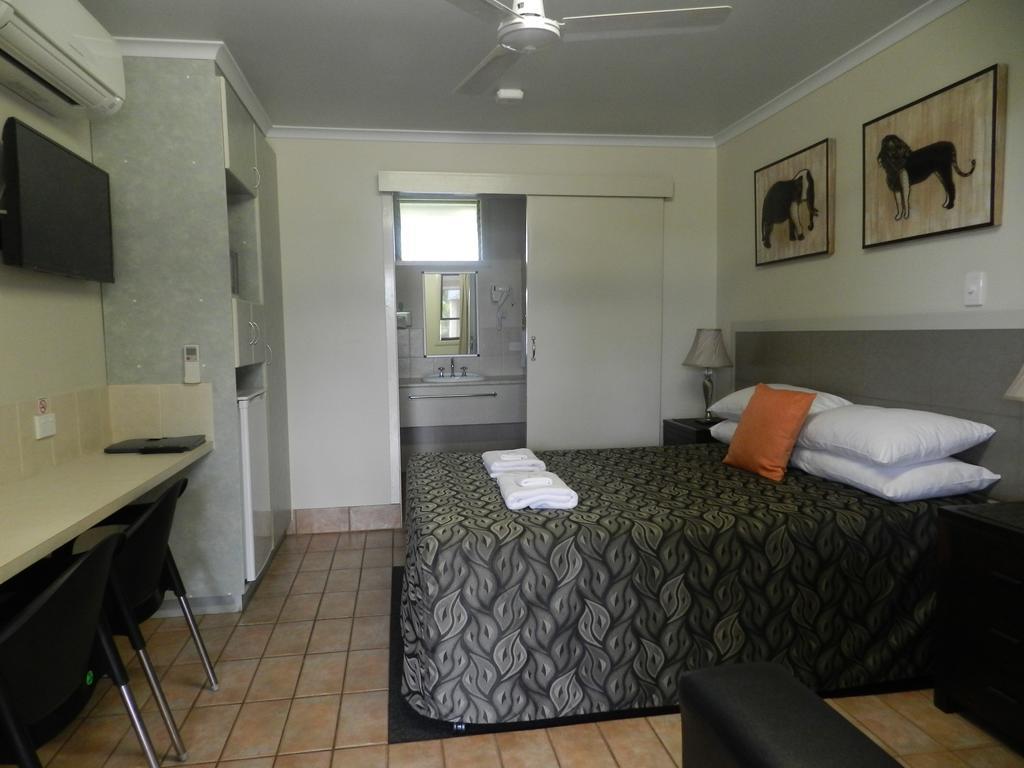 Golden Palms Motor Inn Bundaberg Exterior foto